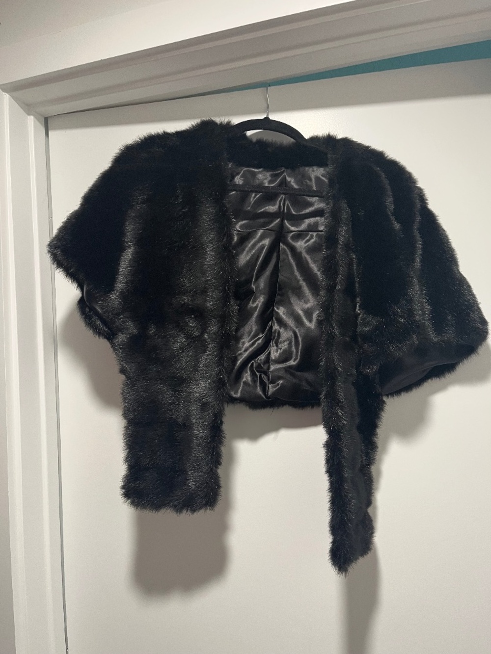 Black faux fur stole